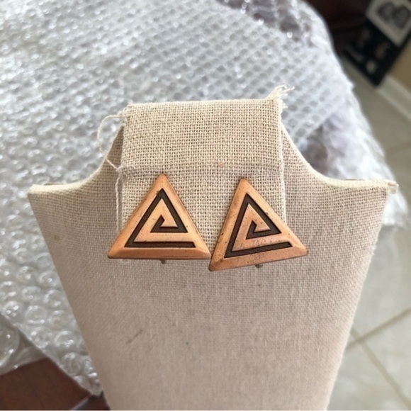 Vintage Triangle Screwback Earrings - Picture 1 of 3